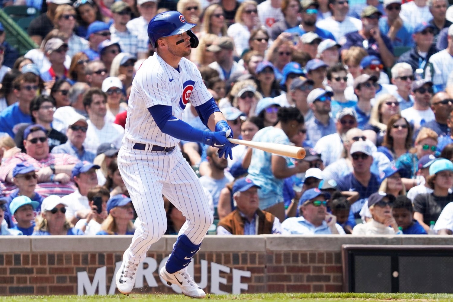 Cubs' Hoerner continues hot hitting streak