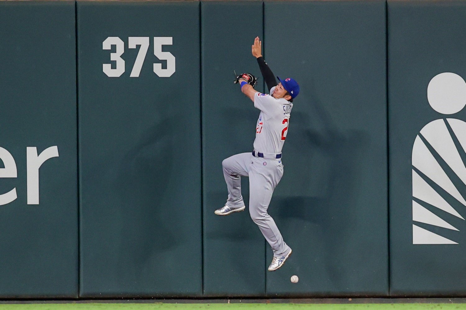 Seiya Suzuki 'building up his hitting progression