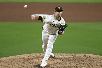 One of These Padres Aces Will Be Traded This Winter. Which Should Cubs Pursue?