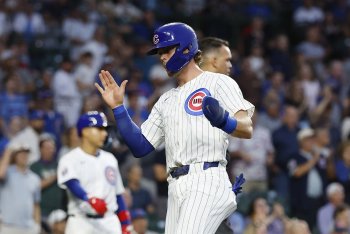 Cubs Week In Review: Hoerner Hurt, Undergoes Surgery, A Pair of Coveted Minor Leaguers Earn Honors, Bellinger Mulls Opt-out