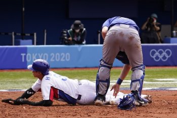 Today is Decision Day for Possible Cubs Target Hyeseong Kim