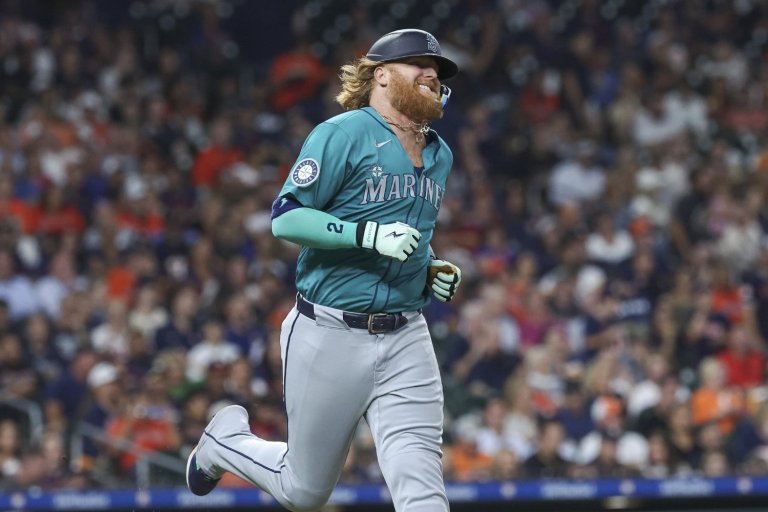 BREAKING: Cubs to Sign First Baseman/DH Justin Turner to One-Year Deal