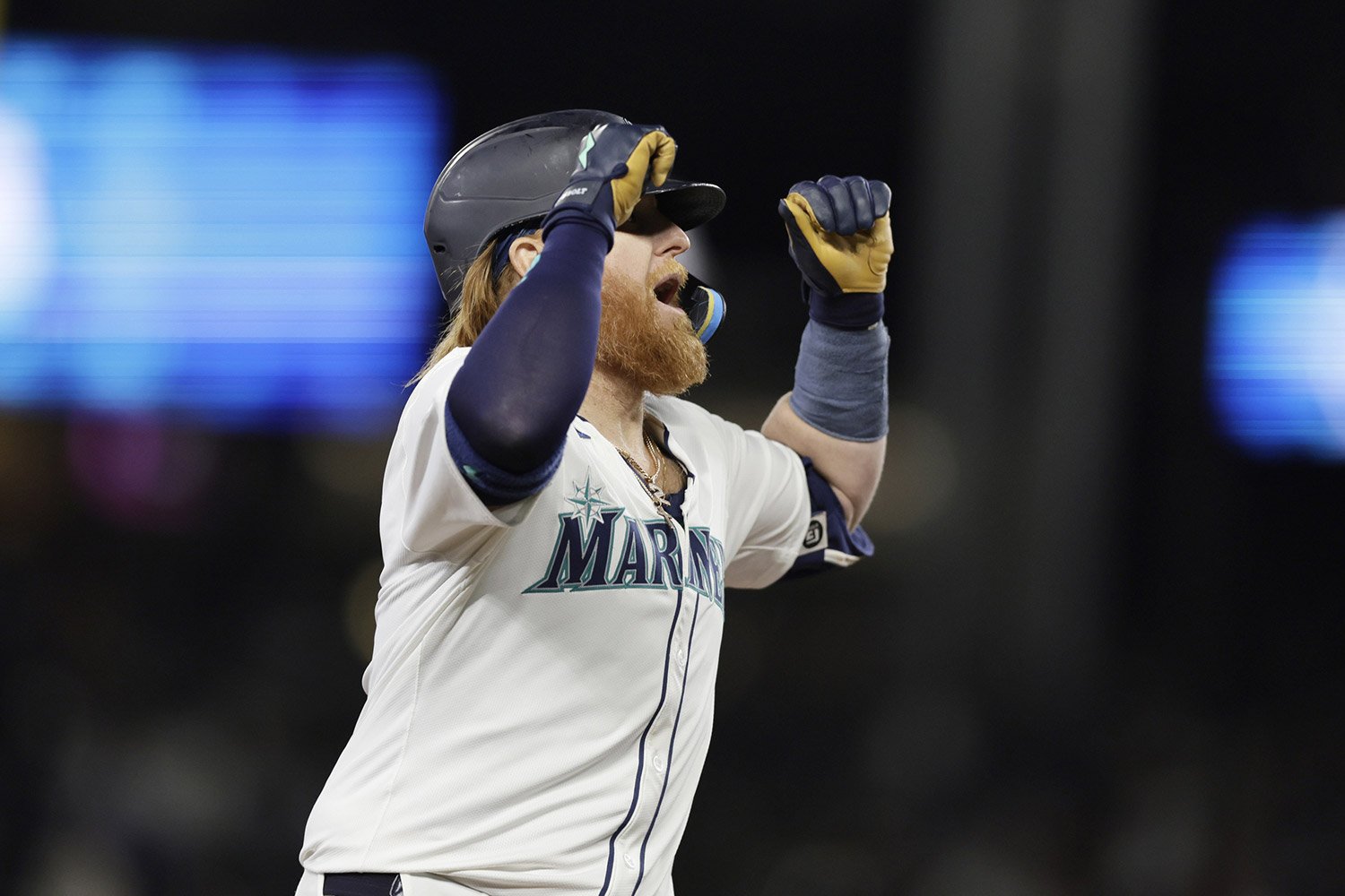 More information about "The Athletic: Cubs Eying Justin Turner"