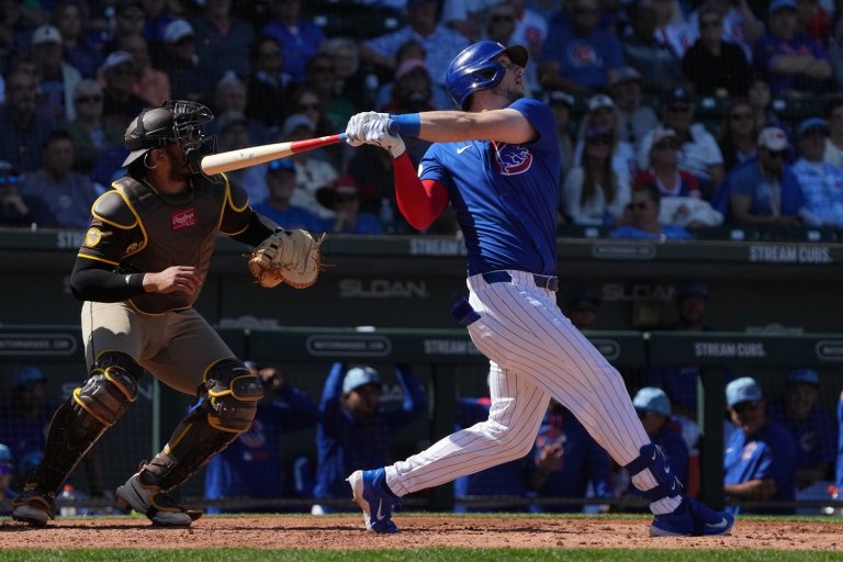 Watch: Kyle Tucker Hits First Home Run as a Cub