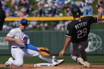 Jed Hoyer Remains Terrible at Building Benches