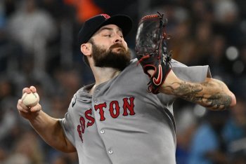 Should the Cubs Make a Call to Lucas Giolito?